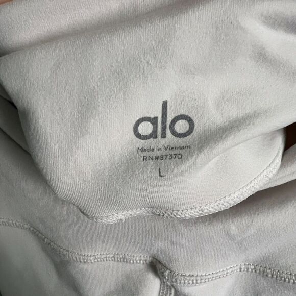 Alo Yoga Knit Off The Grid Capri Leggings in Bone L - Picture 2 of 5